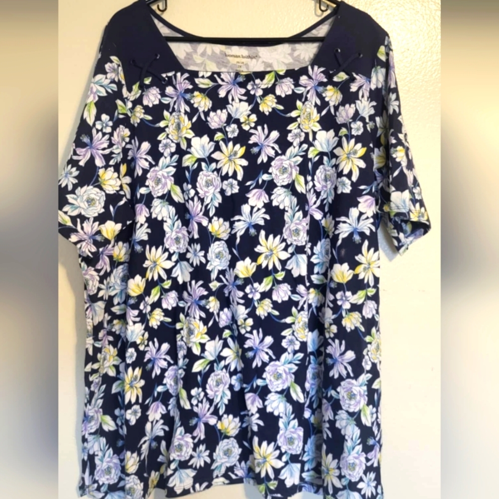 Woman Within Womens Tee Shirt 2X Floral Navy Blue Size 2X EUC